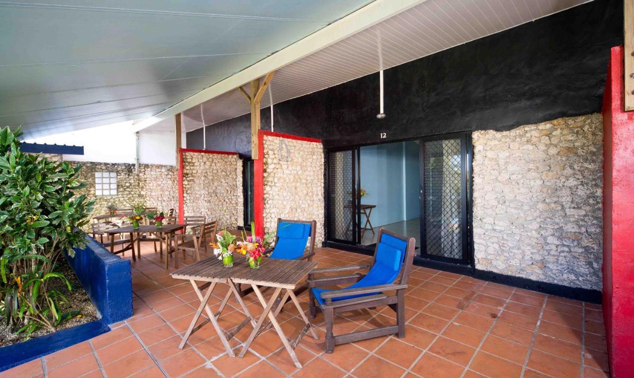 维拉港 Retreat Seaside旅舍 外观 照片