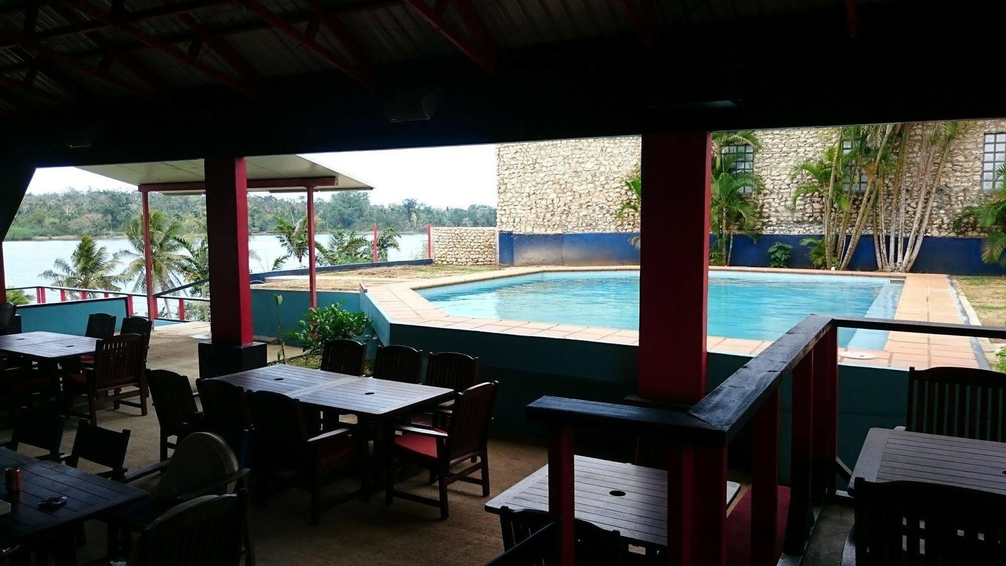 维拉港 Retreat Seaside旅舍 外观 照片