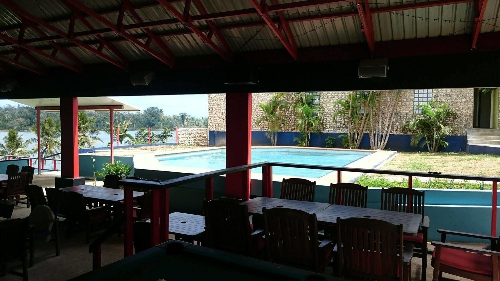 维拉港 Retreat Seaside旅舍 外观 照片