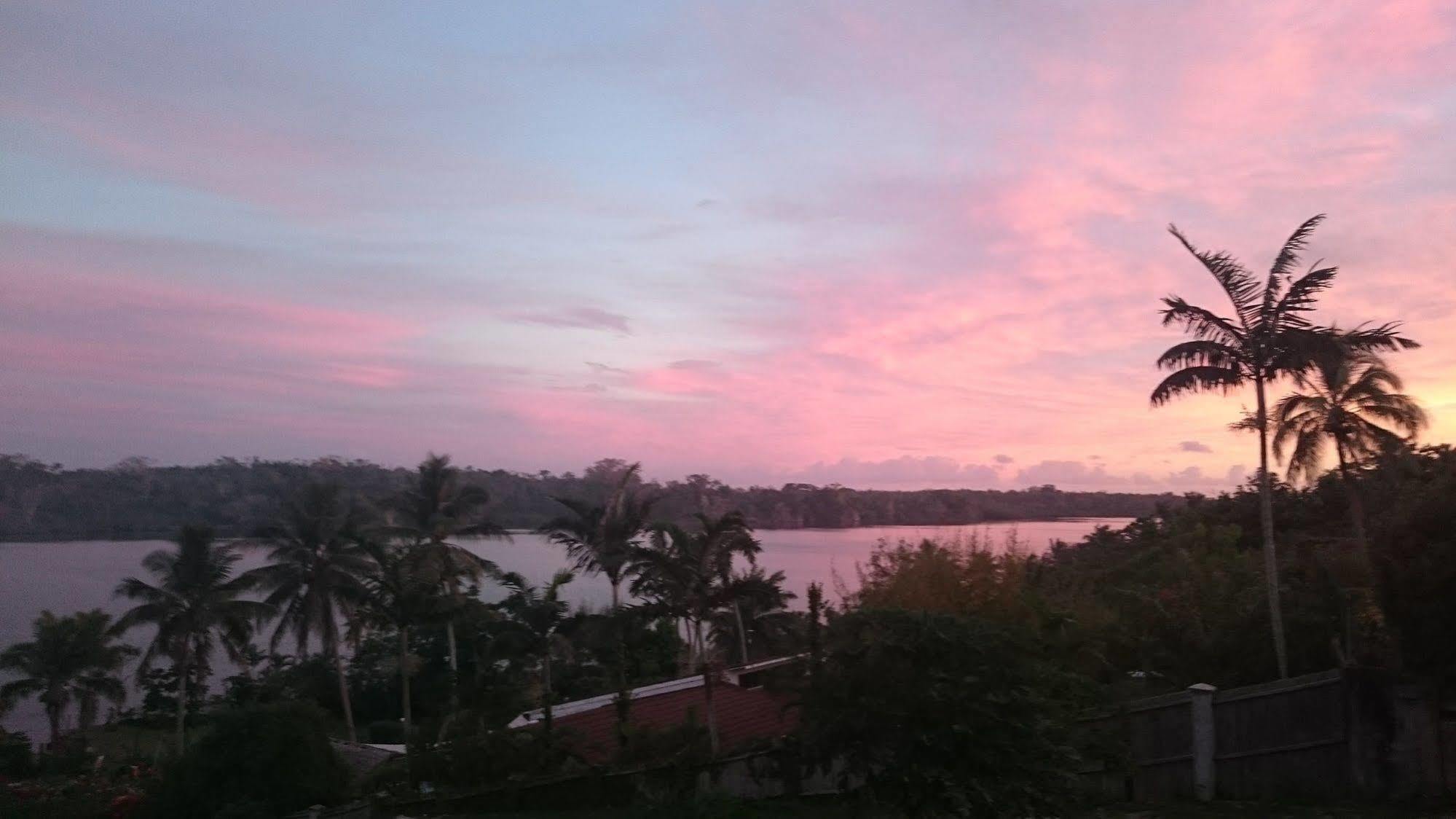 维拉港 Retreat Seaside旅舍 外观 照片